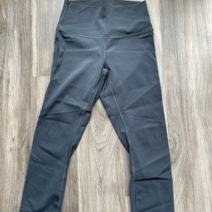 Lululemon Cropped Wunder Under Leggings